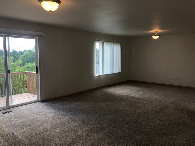 Photo - 504 SW City View St