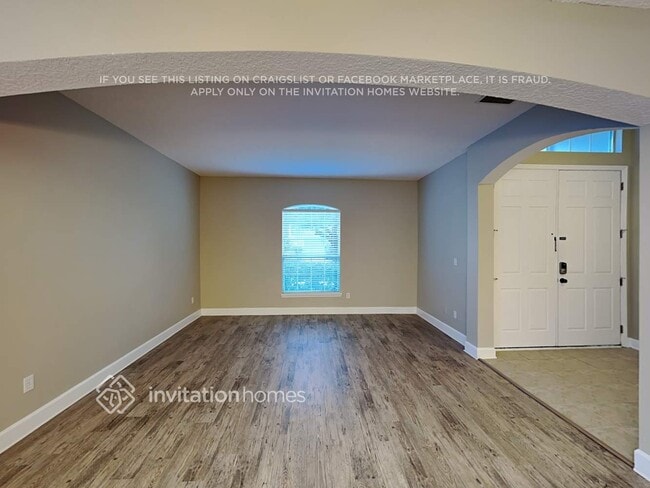 Photo - 14663 Silver Glen Dr E