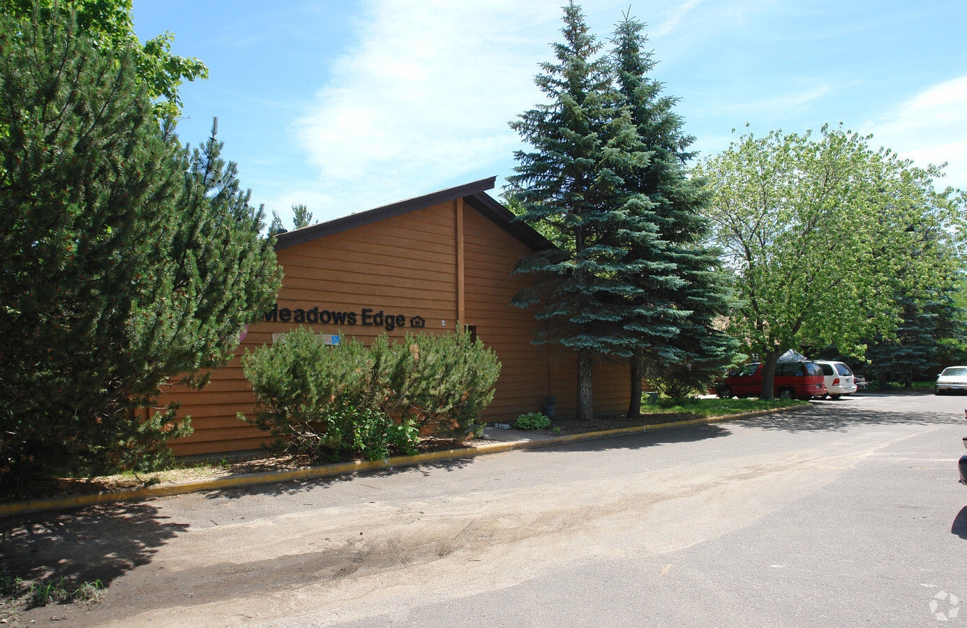 Meadows Edge - Meadows Edge Apartments