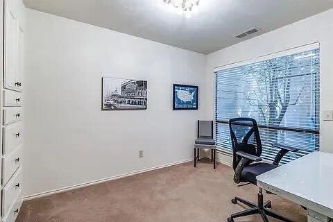Photo - 2949 Allister St