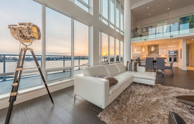 Photo - The Aqua Vista - Penthouse Unit 1103