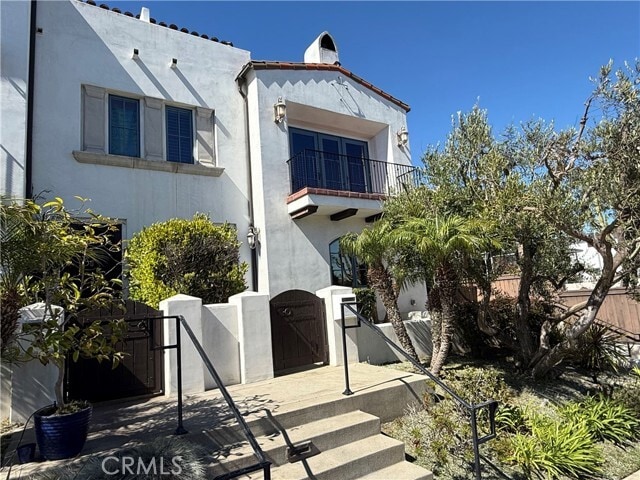 Building Photo - 1623 Artesia Blvd Rental