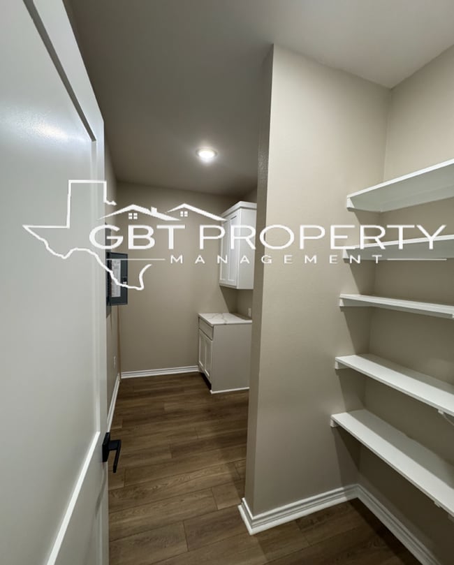 Photo - Brand New Apartments!!  2 Bedroom 2 Bath! Unidad 2F