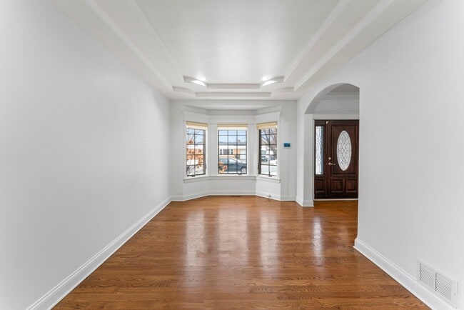 Photo - 9743 Oak Park Ave