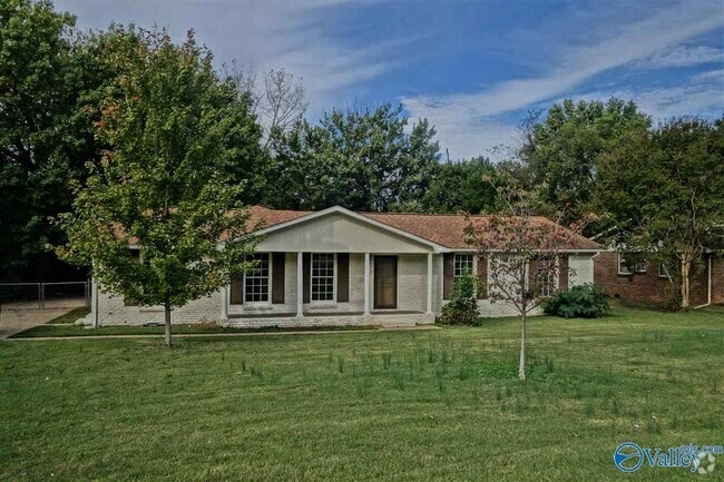 Building Photo - 5300 Whitesburg Dr Rental