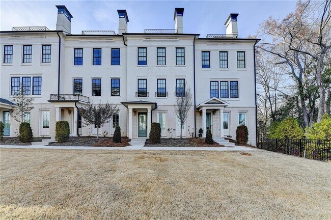 Photo - 435 Mayfair Ct