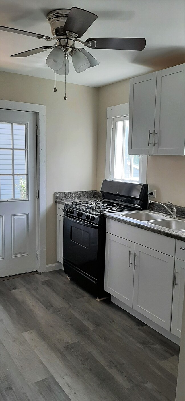 Photo - 1718 5th St