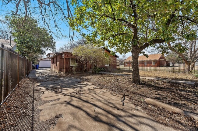 Photo - 2608 McFerrin Ave