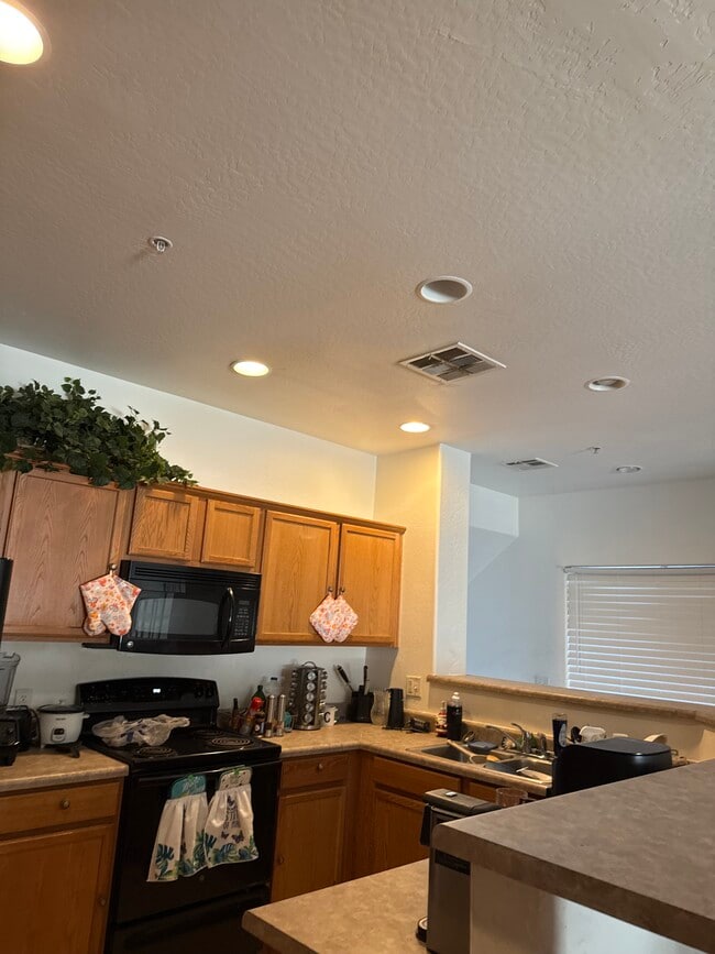 6770 N 47th Ave Unidad Glendale Springs Condos