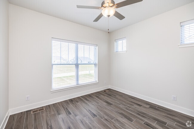 4BR, 2.5BA - 3,000 SF