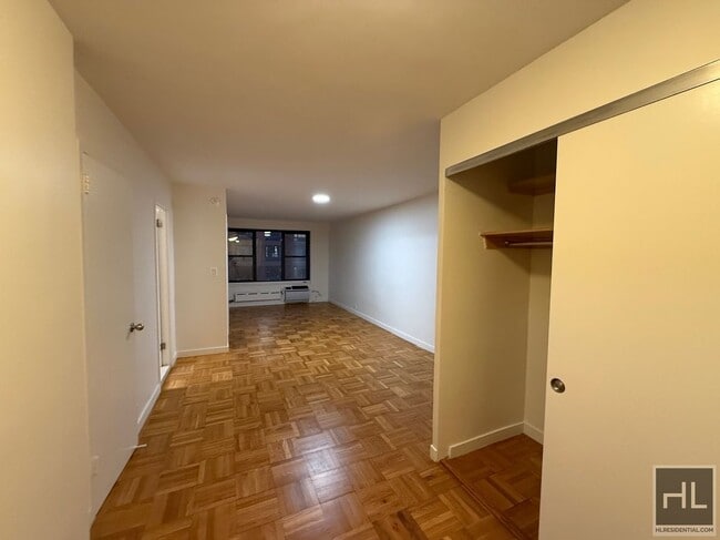 Building Photo - Fourth Avenue