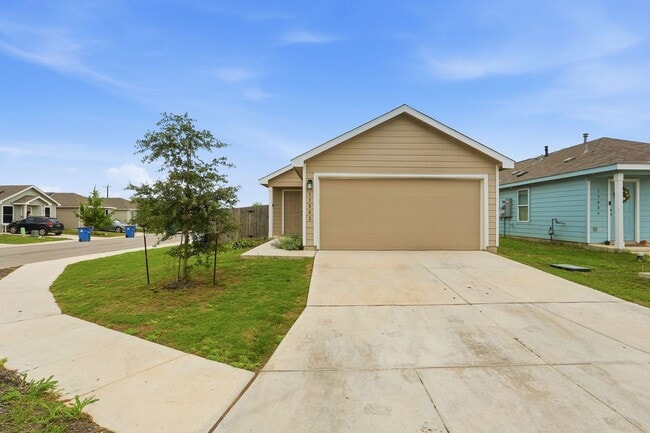 Building Photo - Single-Story 3/2 Rental Near Lackland Air Force Base | No Carpet | Fridge Included |