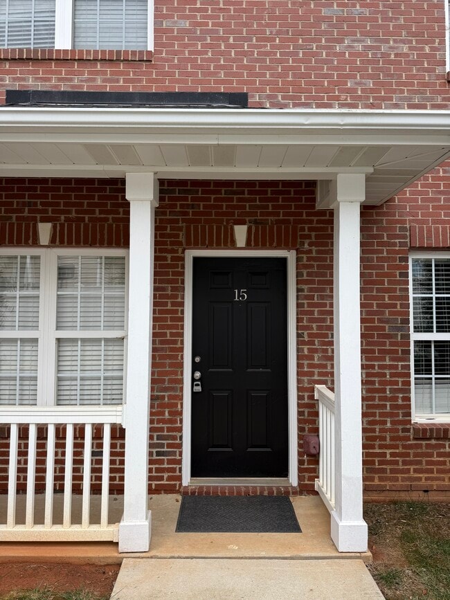 Building Photo - 917 Shearer St Unit 15