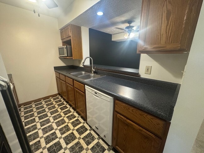 Photo - 2 bed 2 bath area Townhouse near Southpointe
