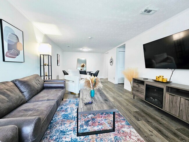 Photo - Pine Grove Apartments