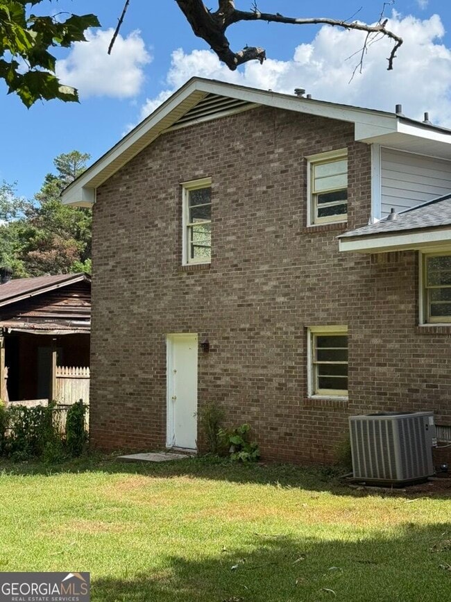 Photo - 119 Amberwood Ln