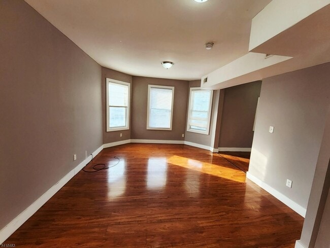 Photo - 146 Hollywood Ave