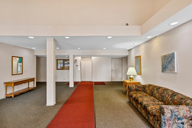 Photo - 1880 Bonnie Ln