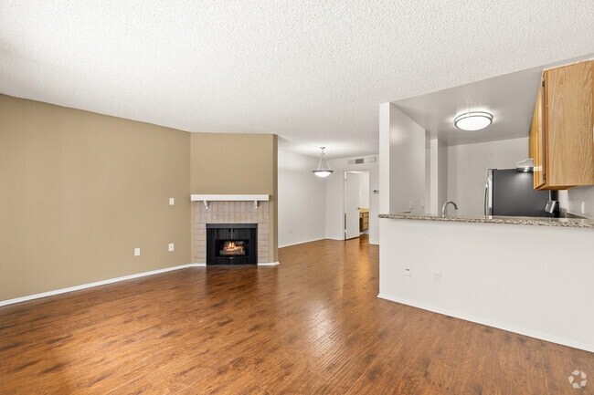 1HAB, 1BA - Sala de estar - Woodman Place Apartments