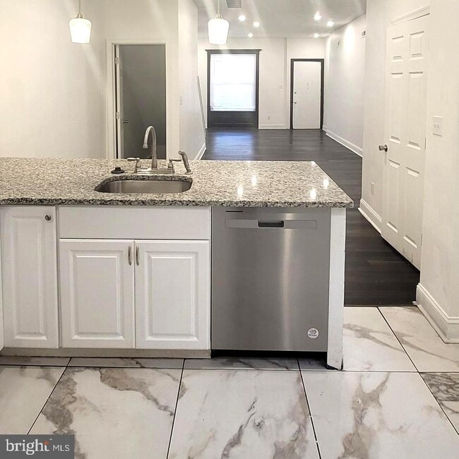 Photo - 423 N 52nd St