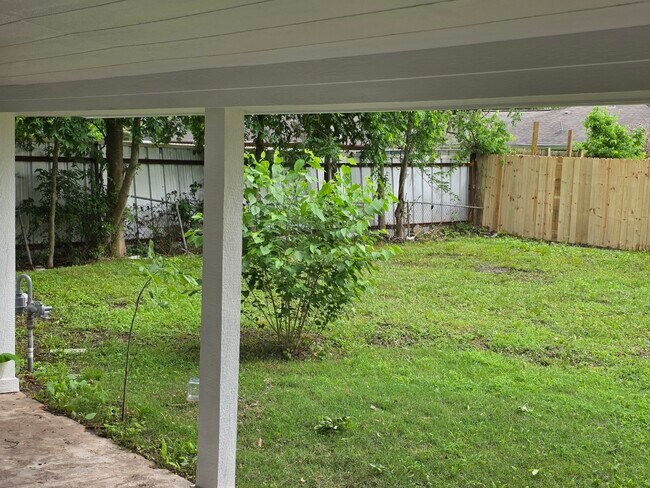 Photo - 3914 Southlawn St