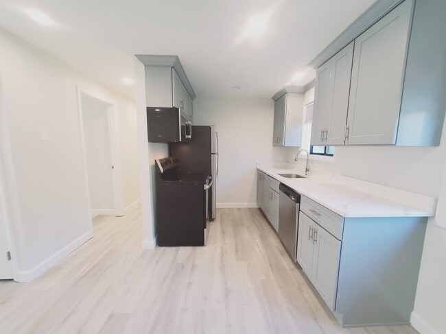 Photo - 28 Ferris Ave Unit 3