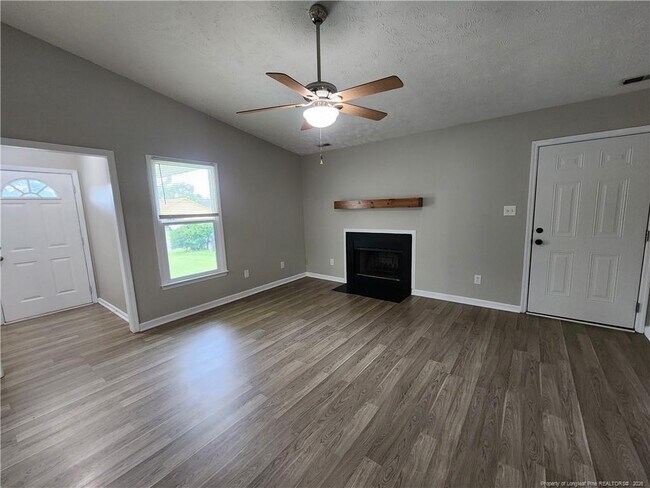 Photo - 2212 Mossycup Ln