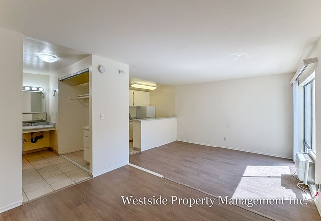 Controlled Access Complex | Prime North Ho... - Controlled Access Complex | Prime North Ho... Apartment Unit 203