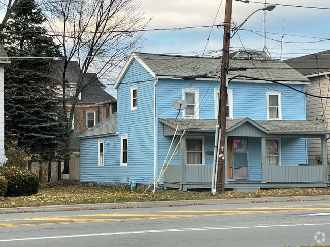 Building Photo - 219 4th St Rental