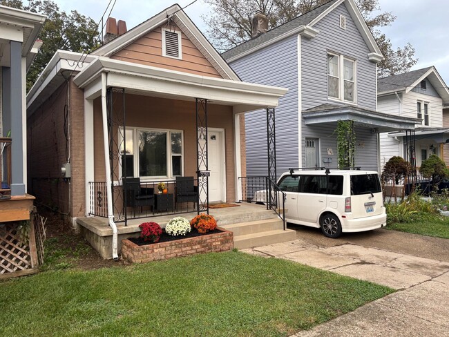 Photo - 2756 Latonia Ave