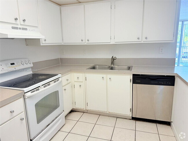Building Photo - 700 NW 214th St Unit 202 Rental