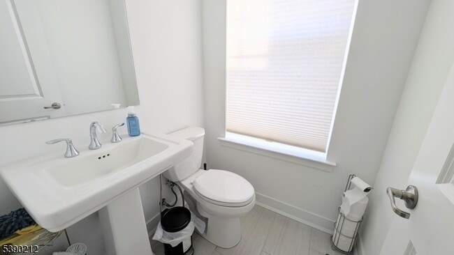 Photo - 6 McCluskey Pl
