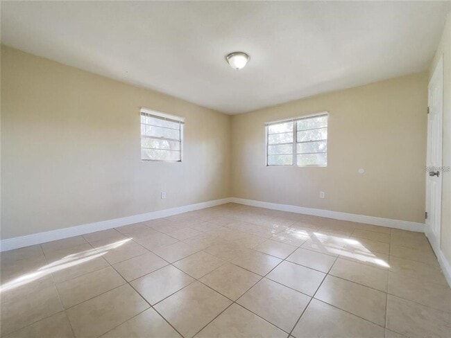 Photo - 395 Quentin Ave NW