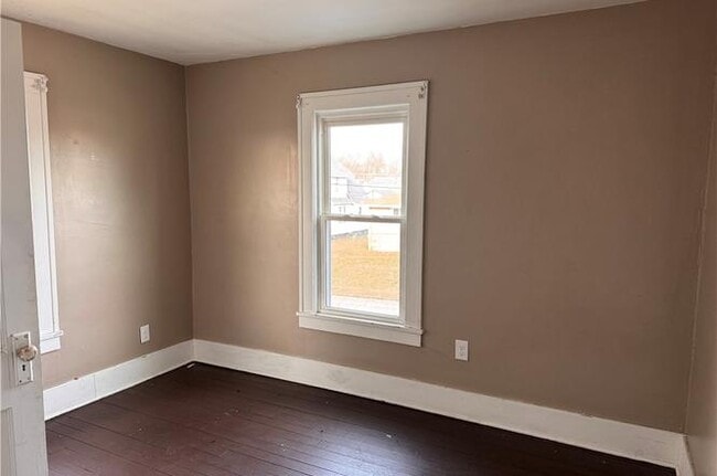 Photo - 400 Emerson Ave