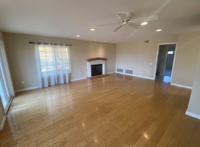 1243 Calle Christopher