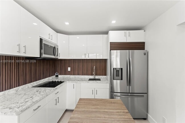 Building Photo - 3125 NW 21st Ct Unit 02