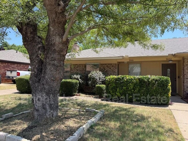 Building Photo - 3006 Post Oak Dr