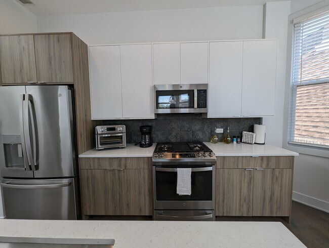 Photo - 2120 W Belmont Ave Unit 3F