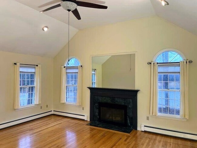 Photo - 1565 West St