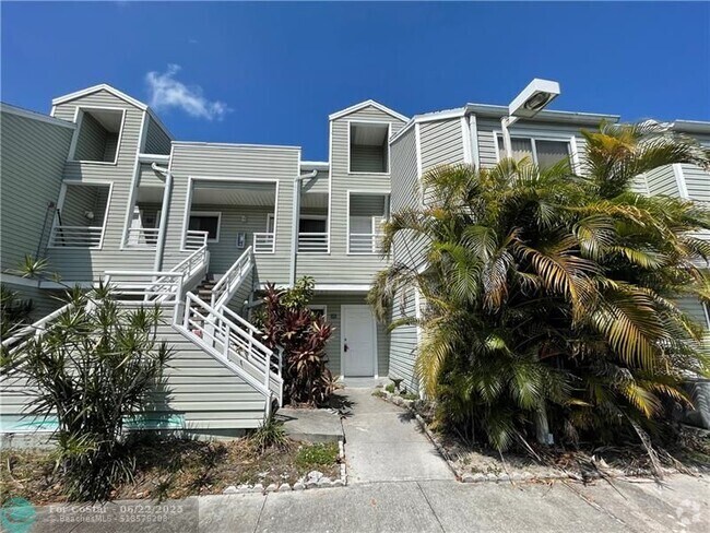 Building Photo - 3417 NW 44th St Unit 102 Rental
