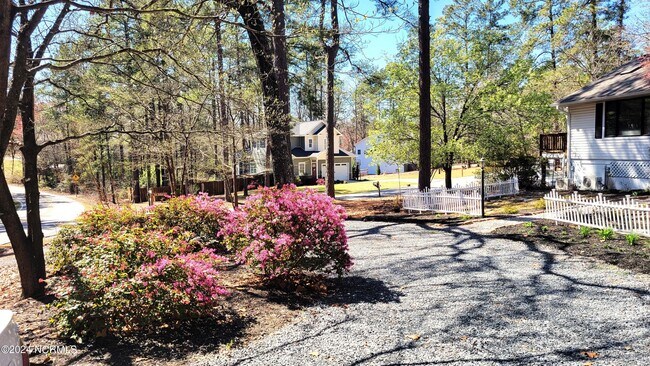 Photo - 1720 Longleaf Dr E