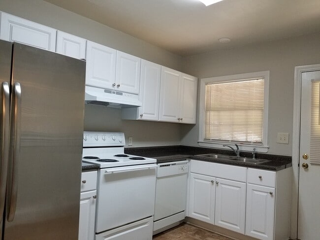 Photo - 3525 Draper Ave