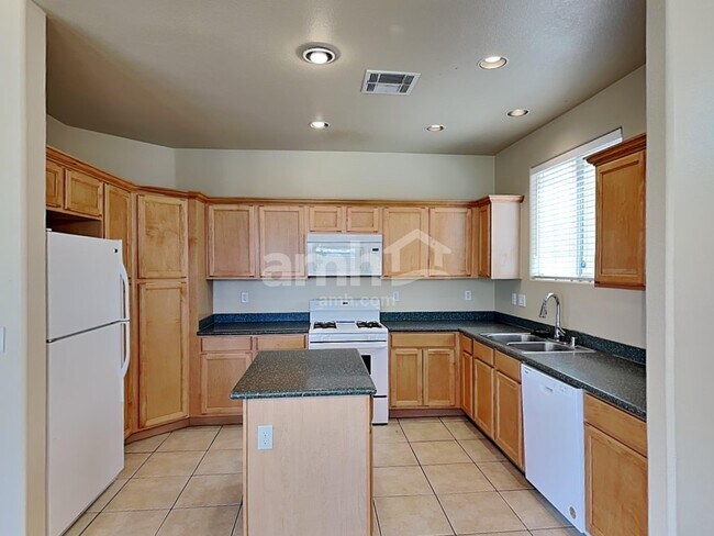 743 Blue Barrel St