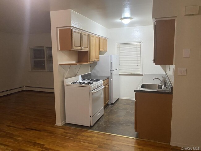 Photo - 133 Dubois Ave Unit A 9