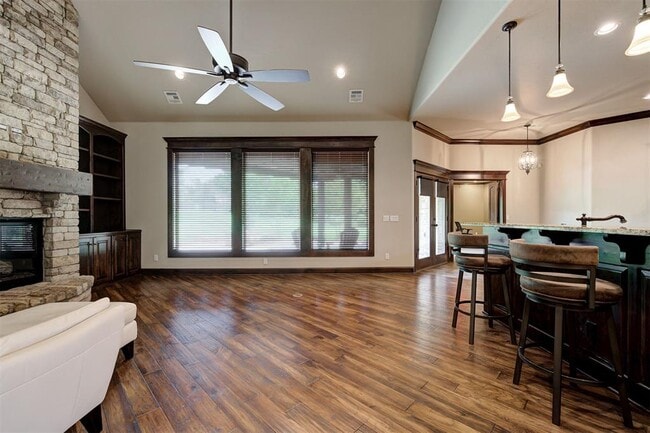 Photo - 22090 White Pine Cir