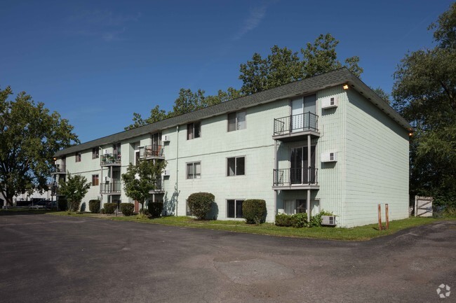 Building Photo - Marine Memorial Apartments