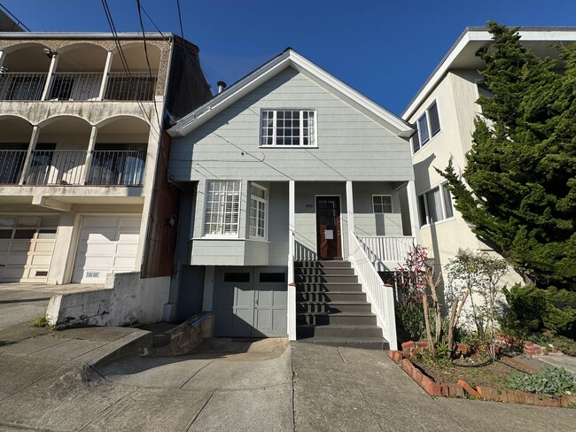 Building Photo - Beautiful Vintage Single-Family Home in San Francisco’s Mid-Richmond District