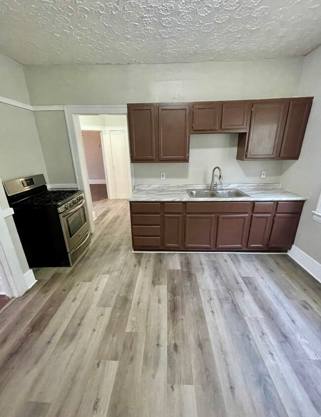 Photo - 3736 E 153rd St Unit 2