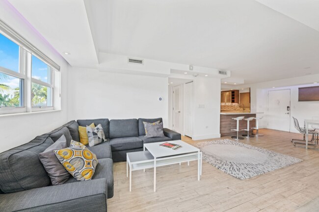 1881 Washington Ave Unit 5H