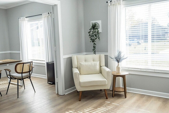 Photo - Steinhurst Manor